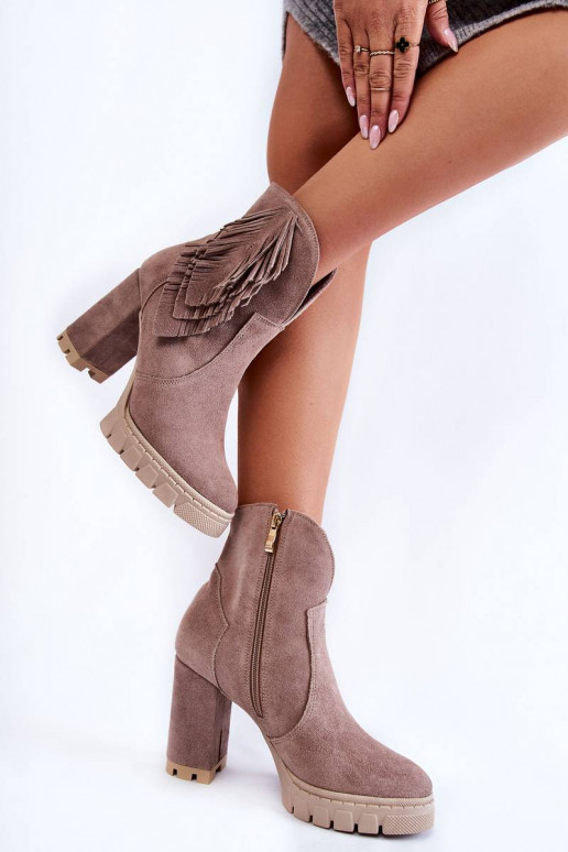 Scarpe in camoscio con plateau color cappuccino