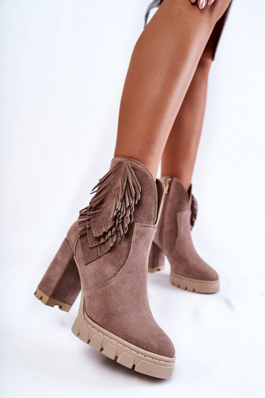 Scarpe in camoscio con plateau color cappuccino