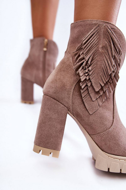 Scarpe in camoscio con plateau color cappuccino