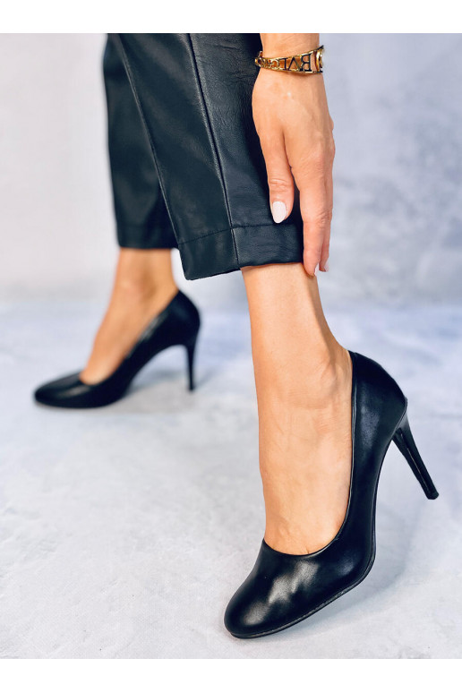 Scarpe classiche in colore nero LINDY...