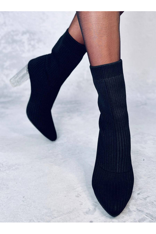 Stivali eleganti con tacco...