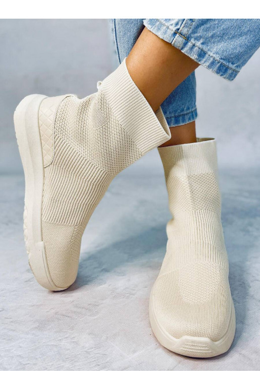 Scarpe sportive e per il tempo libero...