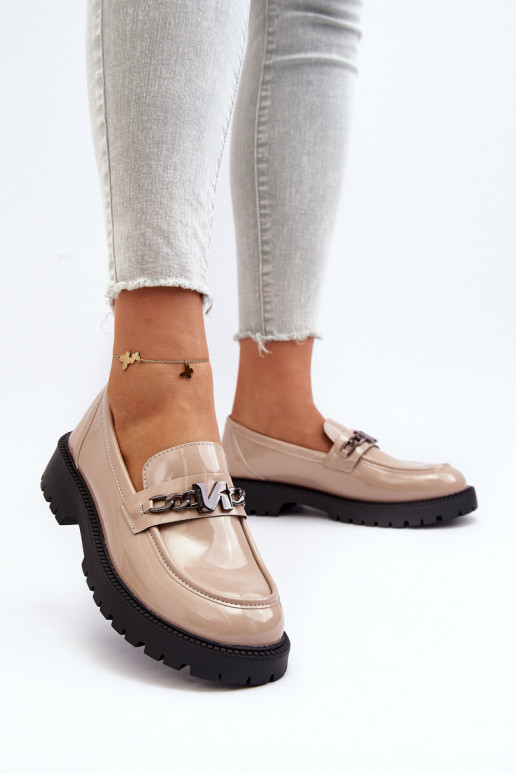 Mocassini effetto lacca con tacco largo beige Ezoma