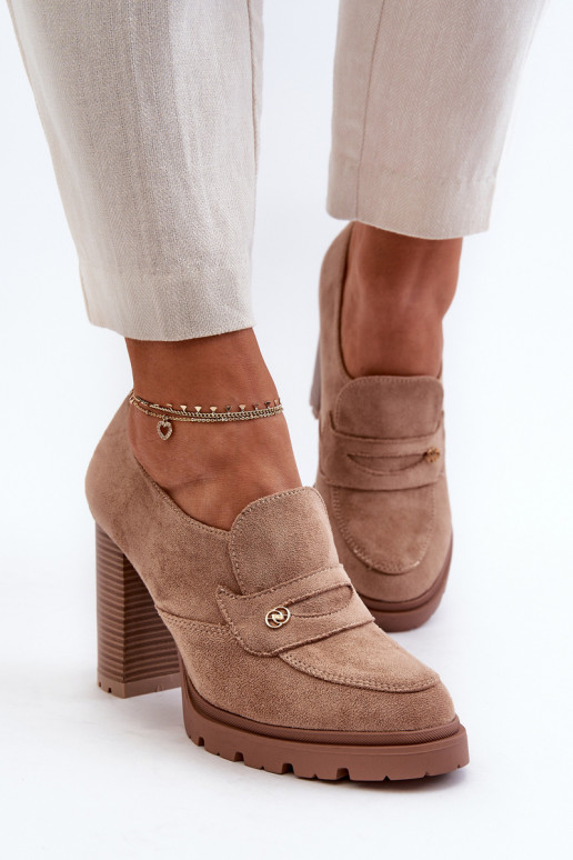Scarpe realizzate in eco-camoscio con tacco Larmaves beige