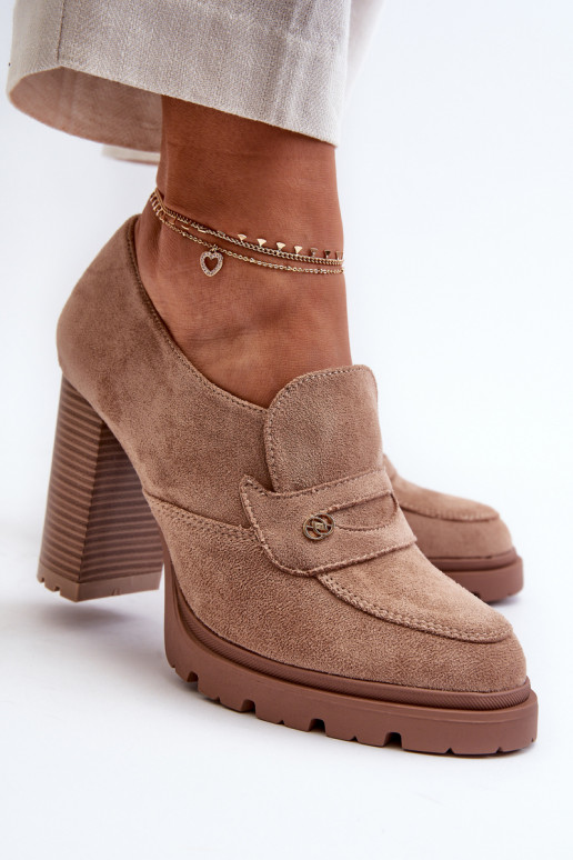 Scarpe realizzate in eco-camoscio con tacco Larmaves beige