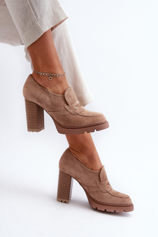 Scarpe realizzate in eco-camoscio con tacco Larmaves beige