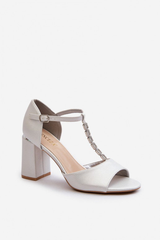 Eleganti tacchi alti in camoscio con... Eleganti tacchi alti in camoscio con...