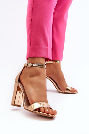 Sandali con tacco in colore oro rosa Thakko