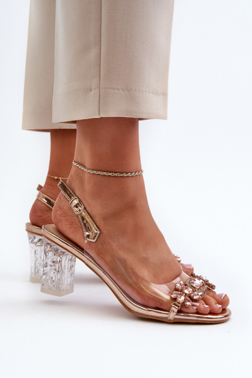 Sandali con tacco dallo stile elegante con bellissimi dettagli in oro rosa D&A