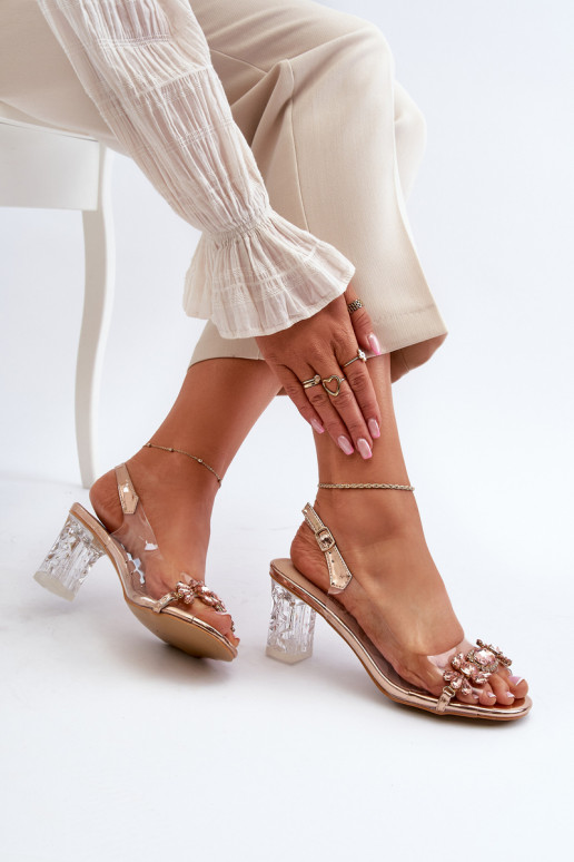 Sandali con tacco dallo stile elegante con bellissimi dettagli in oro rosa D&A