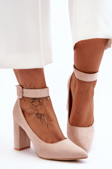 Scarpe in camoscio beige...