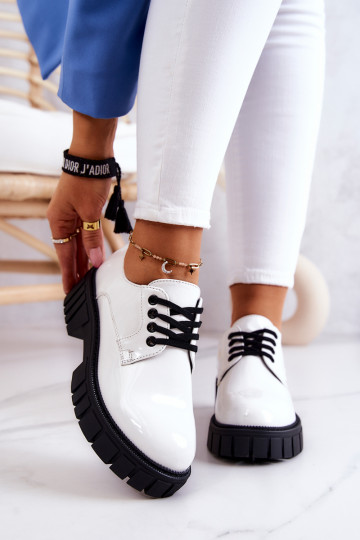 Scarpe alla moda con effetto laccato La.Fi colore bianco Hallie