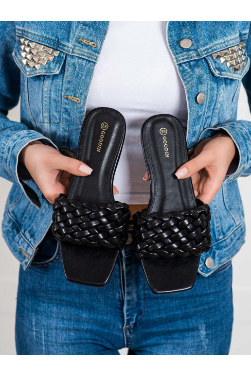 Pantofole realizzate in ecopelle