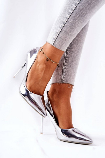 Scarpe con tacco alto effetto specchio dallo stile elegante in colore argento di Adrinnah