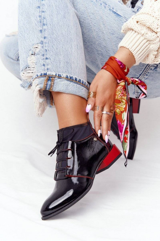 Stivali Neri e rossi Stivali Neri e rossi