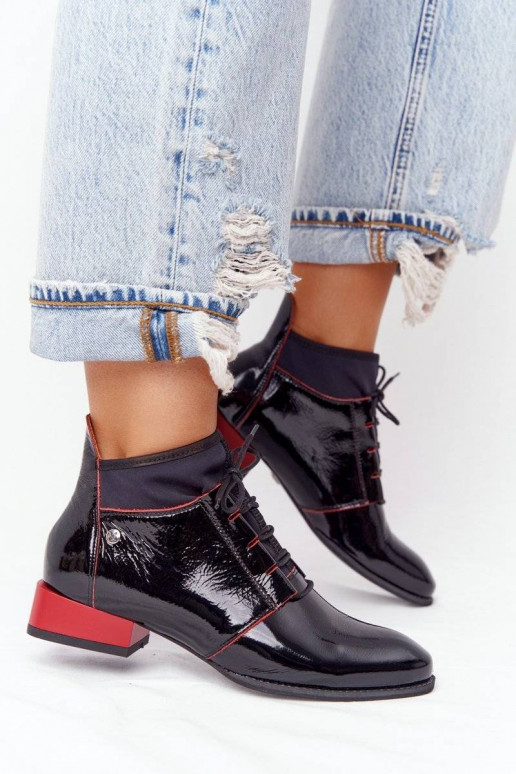 Stivali Neri e rossi Stivali Neri e rossi