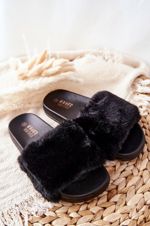 Pantofole con pelliccia in colore... Pantofole con pelliccia in colore...