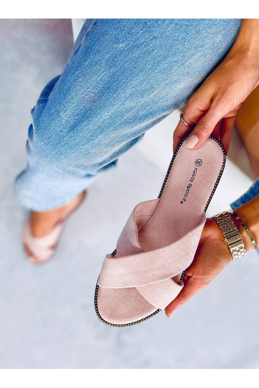 Le pantofole sono rosa Le pantofole sono rosa