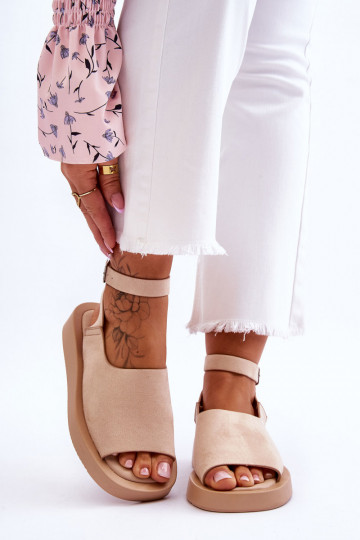 Comodi sandali da donna con plateau in colore beige Rubie