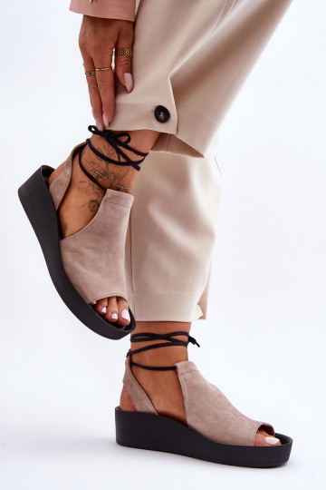 Sandali con plateau in camoscio beige Zazoo 2