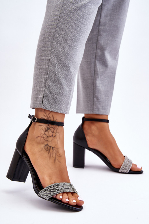 Sandali dallo stile elegante con...