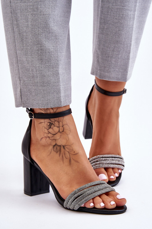 Sandali dallo stile elegante con...