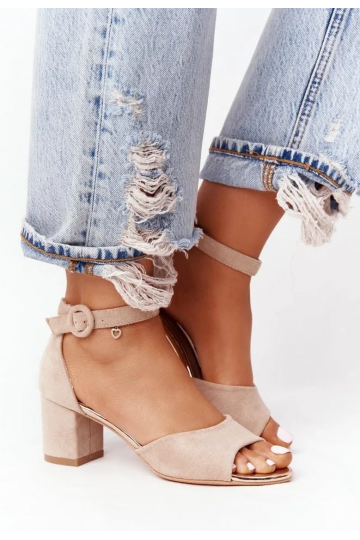 Sandali da donna con tacco beige Vinceza