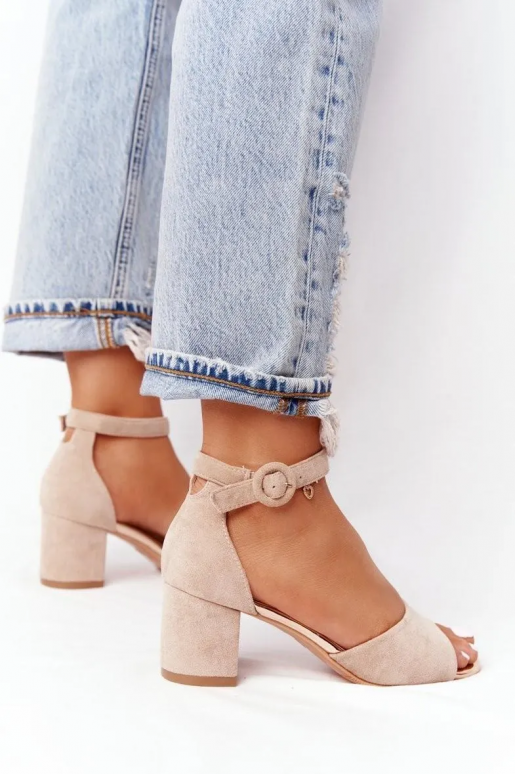 Sandali da donna con tacco beige Vinceza