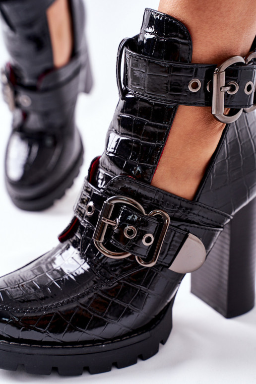 Scarpe nere con plateau e tacco largo