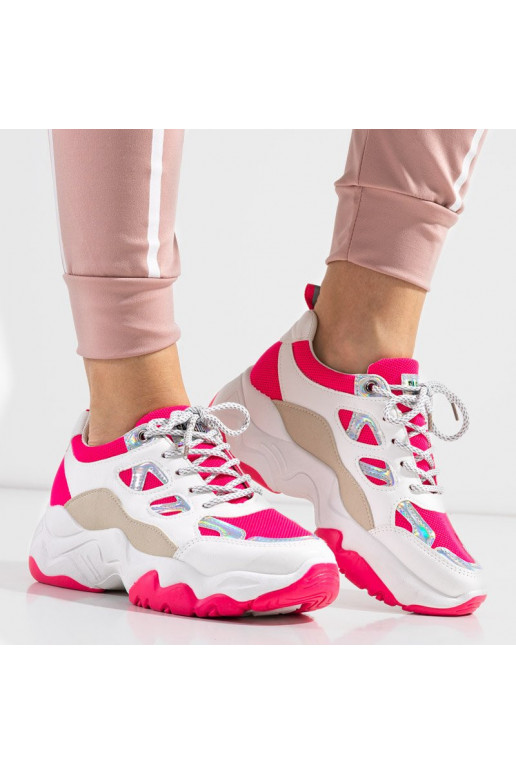 Scarpe modello sneakers in vari... Scarpe modello sneakers in vari...