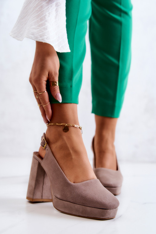 Scarpe in camoscio beige