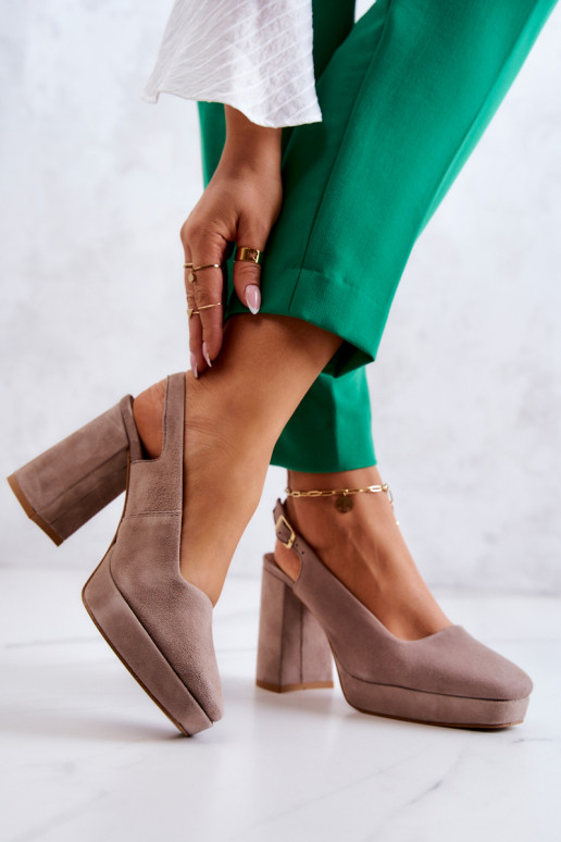 Scarpe in camoscio beige