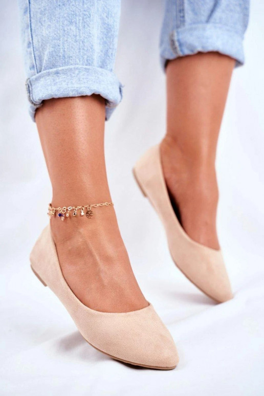 Scarpe in camoscio beige Scarpe in camoscio beige