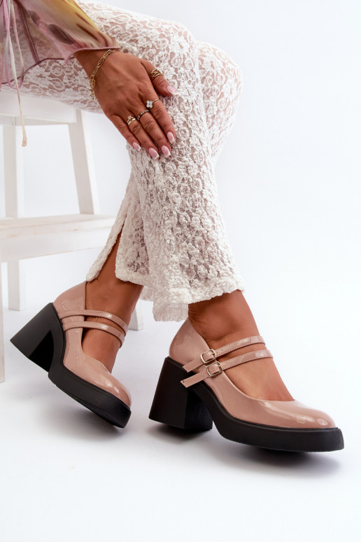 Bateliai plačiu kulnu su lako efektu...