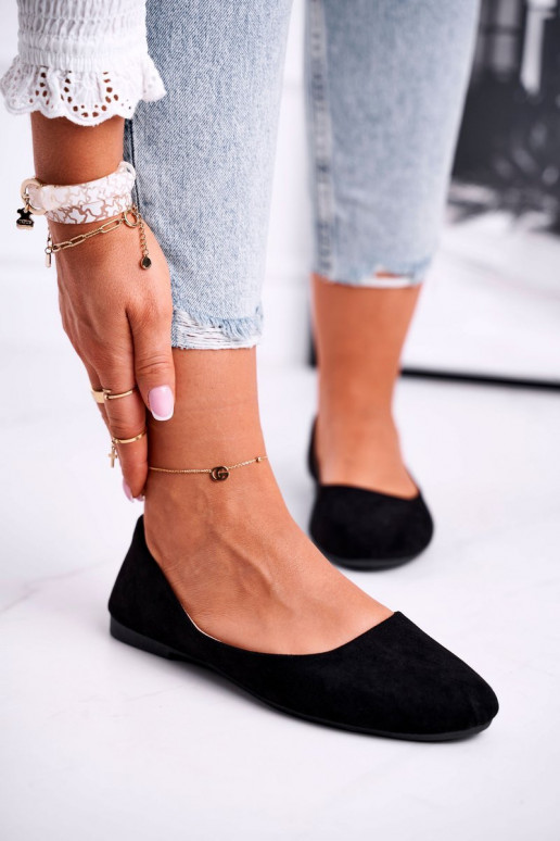 Ballerine realizzate in pelle scamosciata nel colore nero Lasota Ballerine realizzate in pelle scamosciata nel colore nero Lasota