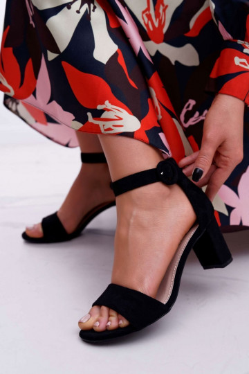 Sandali con tacco alto da donna in pelle scamosciata di colore nero Lexi