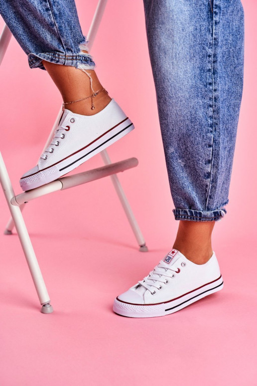 Scarpe per il tempo libero modello classico di colore bianco con decoro rosso Ecoma Scarpe per il tempo libero modello classico di colore bianco con decoro rosso Ecoma