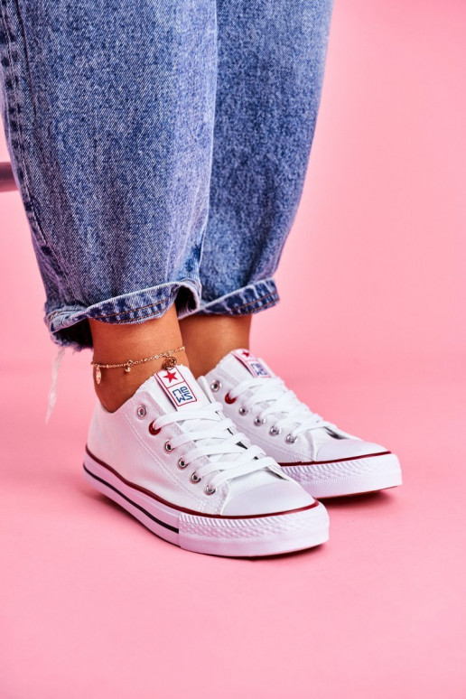 Scarpe per il tempo libero modello classico di colore bianco con decoro rosso Ecoma Scarpe per il tempo libero modello classico di colore bianco con decoro rosso Ecoma