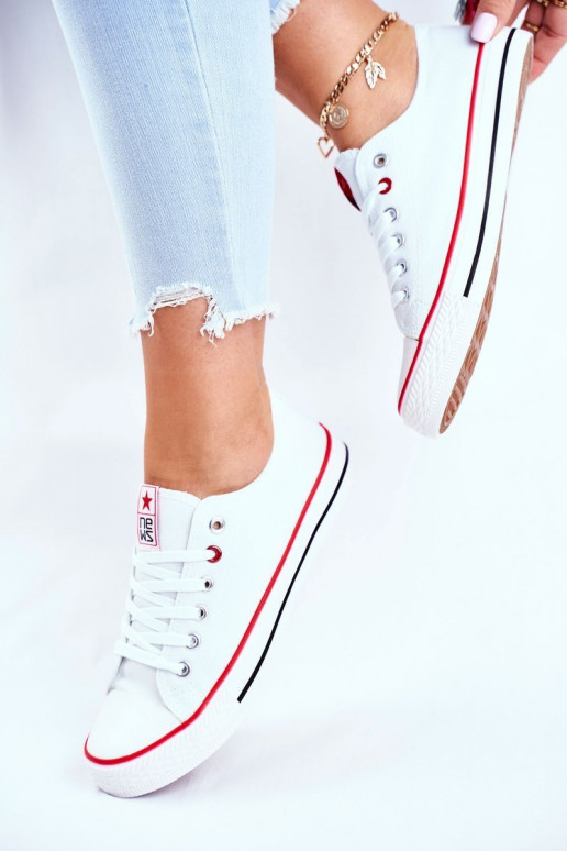 Scarpe per il tempo libero modello classico di colore bianco con decoro rosso Ecoma Scarpe per il tempo libero modello classico di colore bianco con decoro rosso Ecoma
