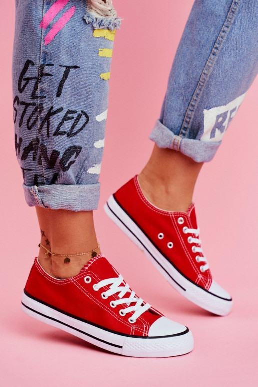 Scarpe casual rosse del modello classico