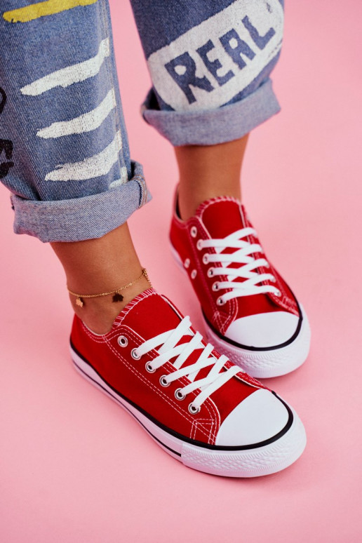 Scarpe casual rosse del modello classico