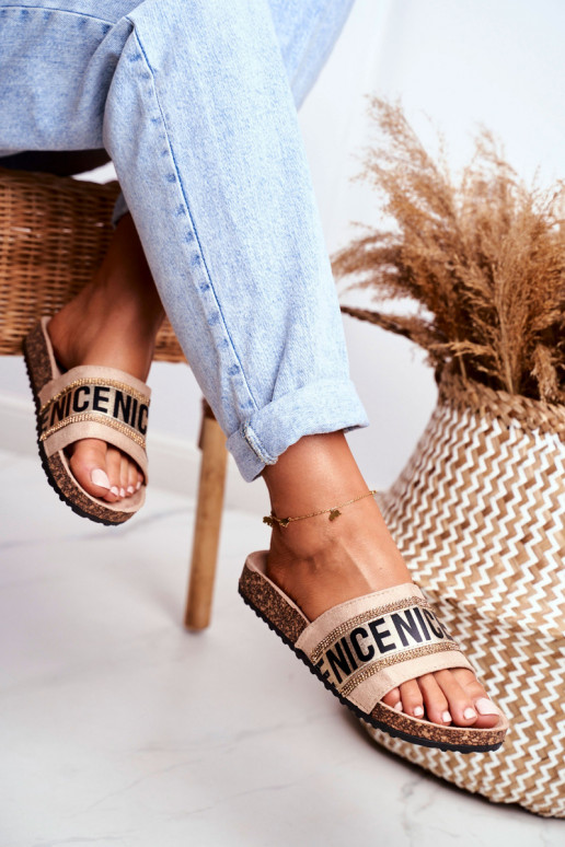 Pantofole con occhielli scintillanti colore beige Be Nice Pantofole con occhielli scintillanti colore beige Be Nice