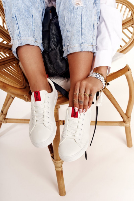 Sneakers in pelle naturale con strisce decorative BIG STAR DD274685 colore bianco Sneakers in pelle naturale con strisce decorative BIG STAR DD274685 colore bianco