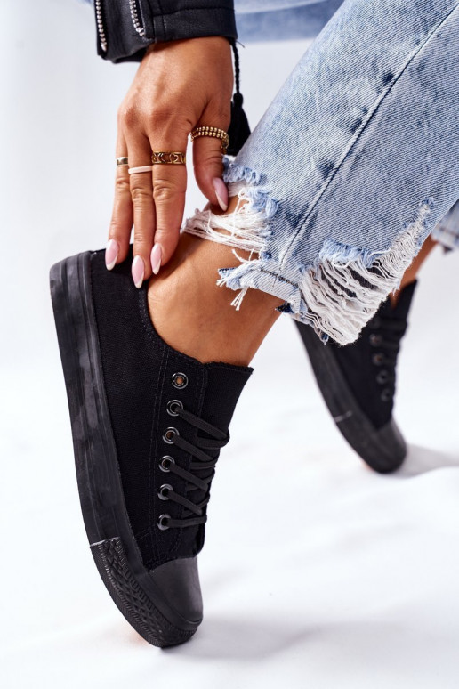 Scarpe casual modello classico in colore nero Scarpe casual modello classico in colore nero