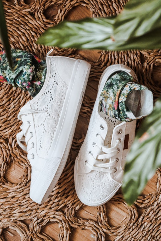 Sneakers con motivi in pizzo BIG STAR W274925 colore bianco
