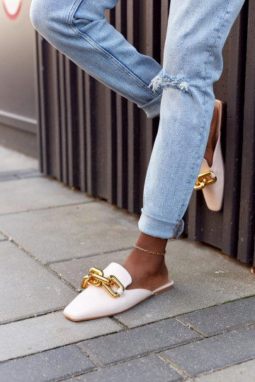 Sandali Call On Me con catena in beige