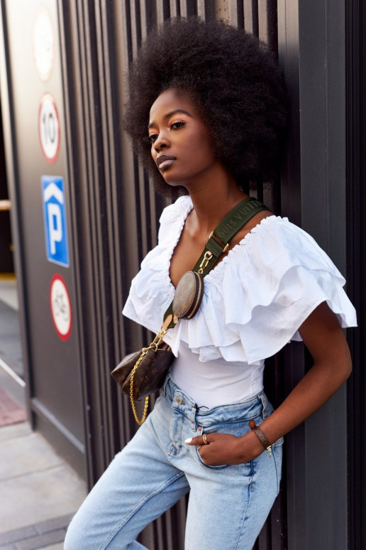 Sandali Call On Me con catena in beige