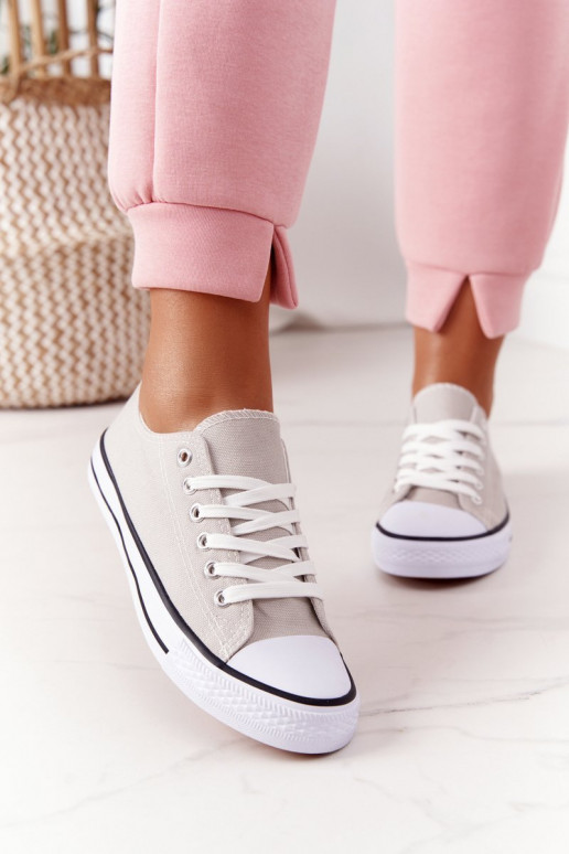 Scarpe casual del modello classico in colore grigio Scarpe casual del modello classico in colore grigio