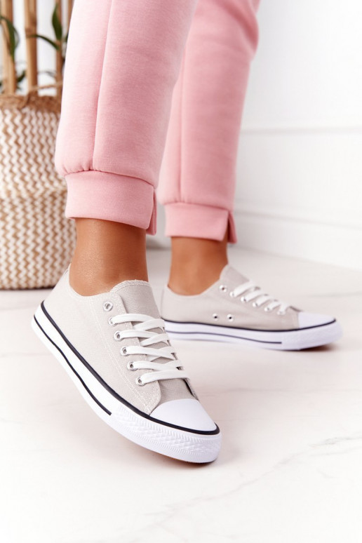 Scarpe casual del modello classico in colore grigio Scarpe casual del modello classico in colore grigio