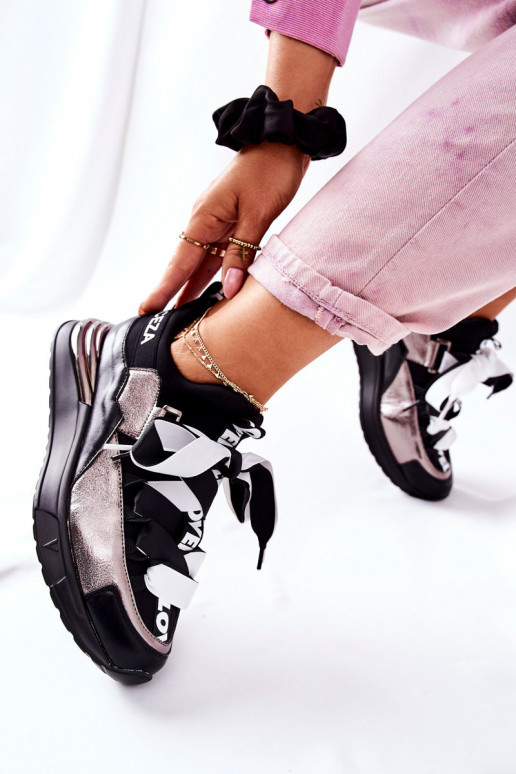 Scarpe stile sportivo Scarpe modello sneakers Colore nero e argento Dexla Scarpe stile sportivo Scarpe modello sneakers Colore nero e argento Dexla